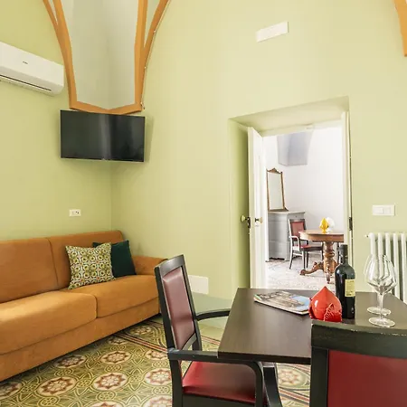 Corte Nobile - Residenze Storiche Nel Cuore Della Bianca Affittacamere 3*